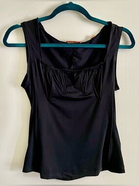 ❤️‍🔥 Essendi Sleek Black Sleeveless Tank Top ❤️‍🔥